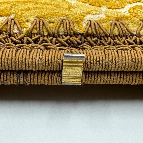 Vintage Italian Tapestry handbag with feet. - Picture 2 of 11